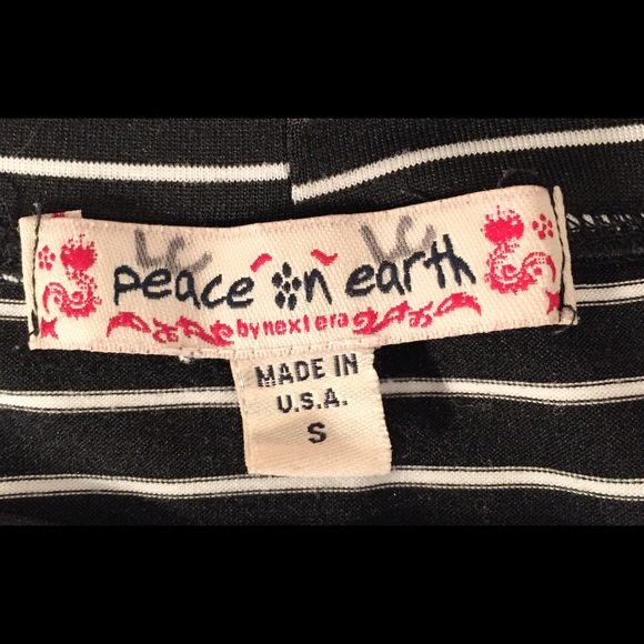 🎉🎉HP!! 7/19!🎉🎉Peace On Earth Maternity Top - Picture 2 of 6